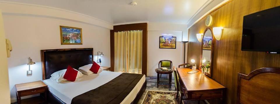 Hotel Galaxy Karachi Luaran gambar